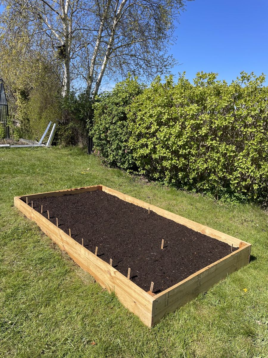 Mit eget bed i 25 cm — set fra enden
